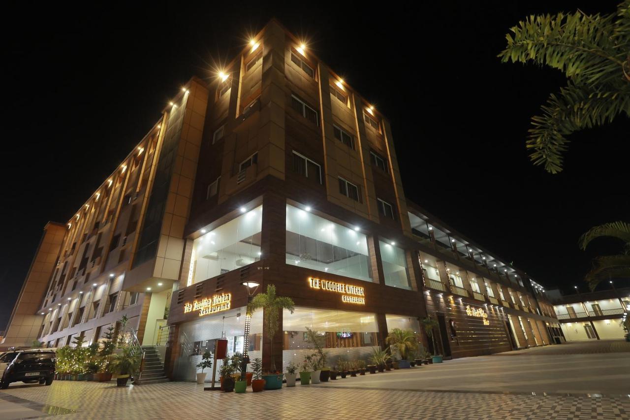 The Bodhi Palace Resort Exterior foto